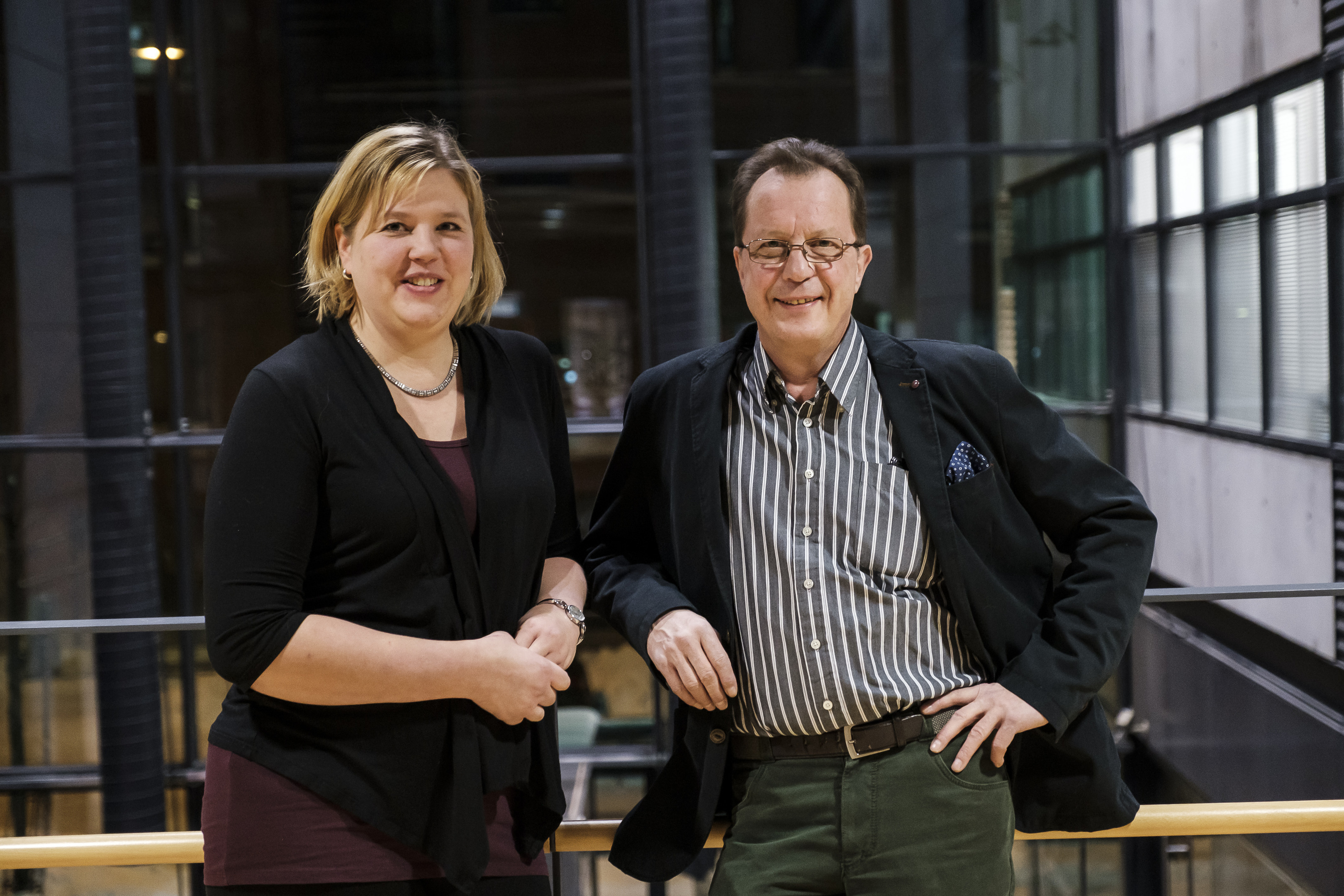 A-Kruunu Oy:n hallituksen asukasedustajat Jaana Parviainen ja Ari Eschner.